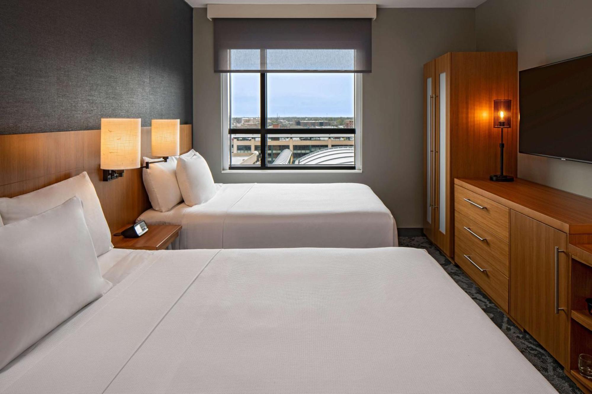 Hyatt Place Indianapolis Downtown Exterior photo