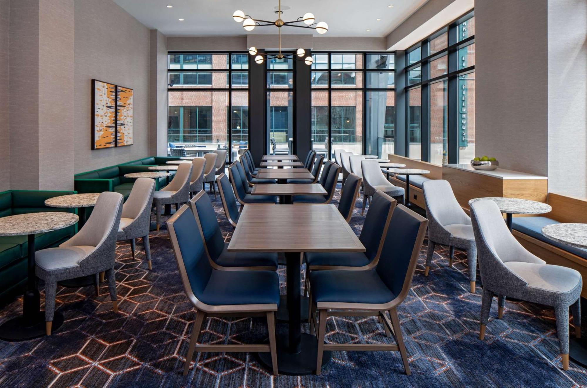 Hyatt Place Indianapolis Downtown Exterior photo