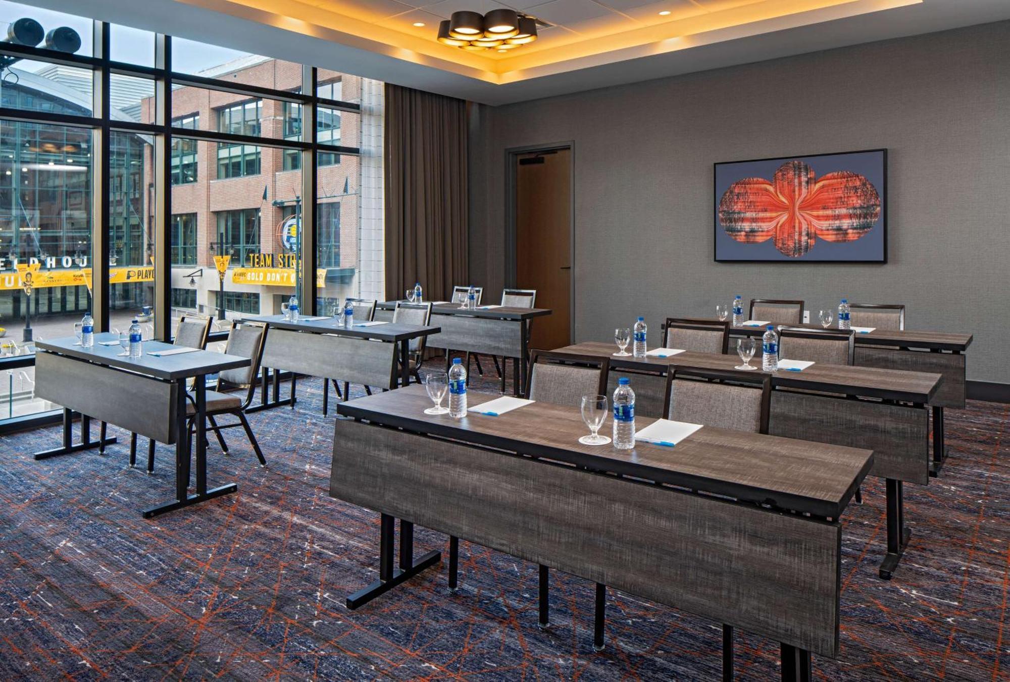 Hyatt Place Indianapolis Downtown Exterior photo