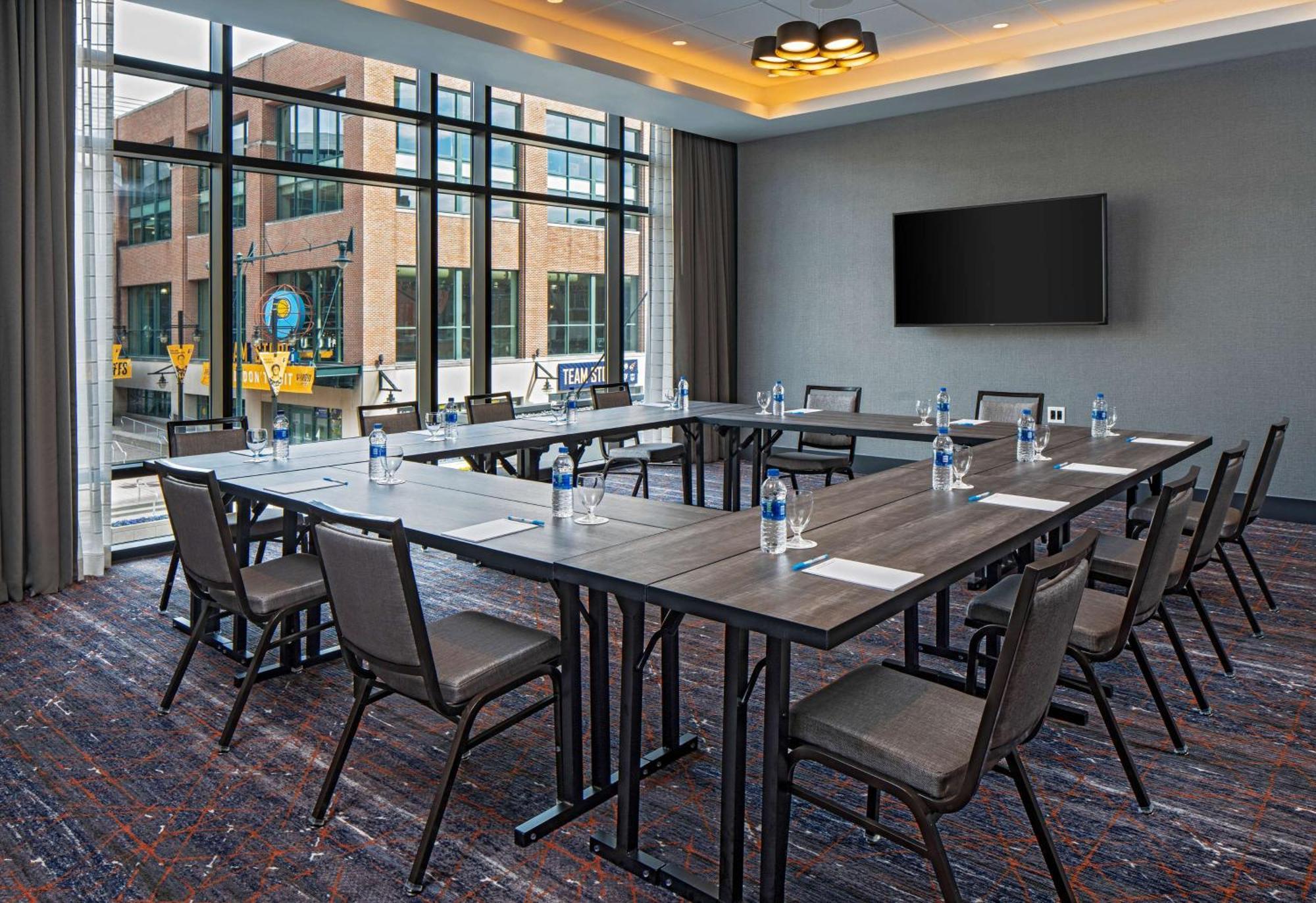 Hyatt Place Indianapolis Downtown Exterior photo