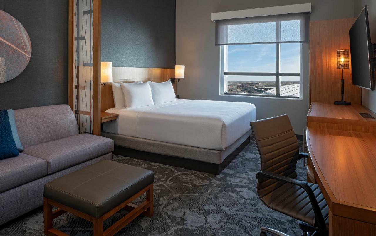 Hyatt Place Indianapolis Downtown Exterior photo
