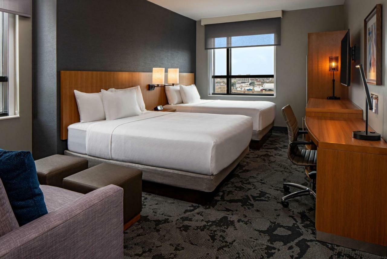 Hyatt Place Indianapolis Downtown Exterior photo